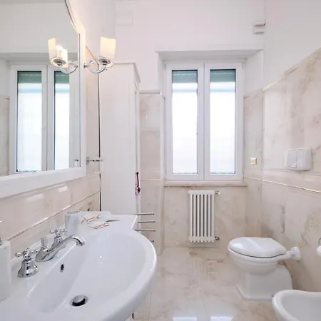New - Residenza Lucis - Camillo Hospital - Monteverde Apartment *